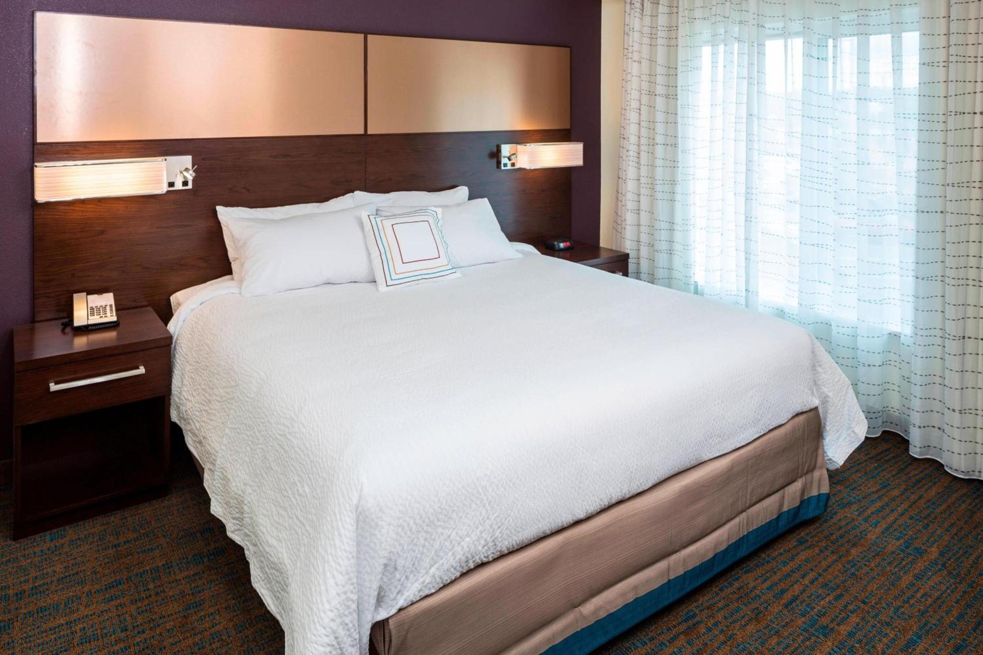 By Marriott South Bartram Park Hotel 3*