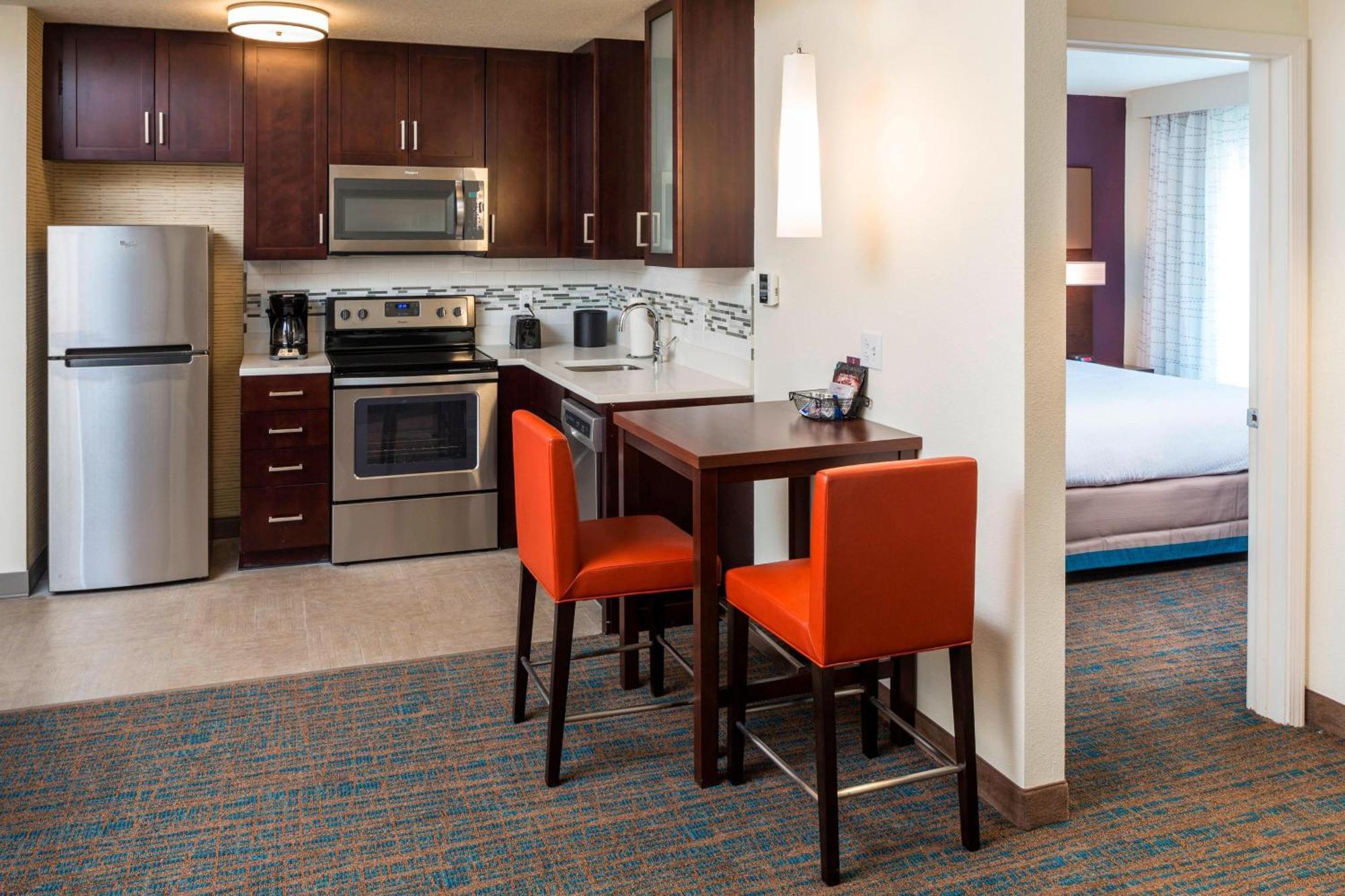 Hotel By Marriott South Bartram Park 3*