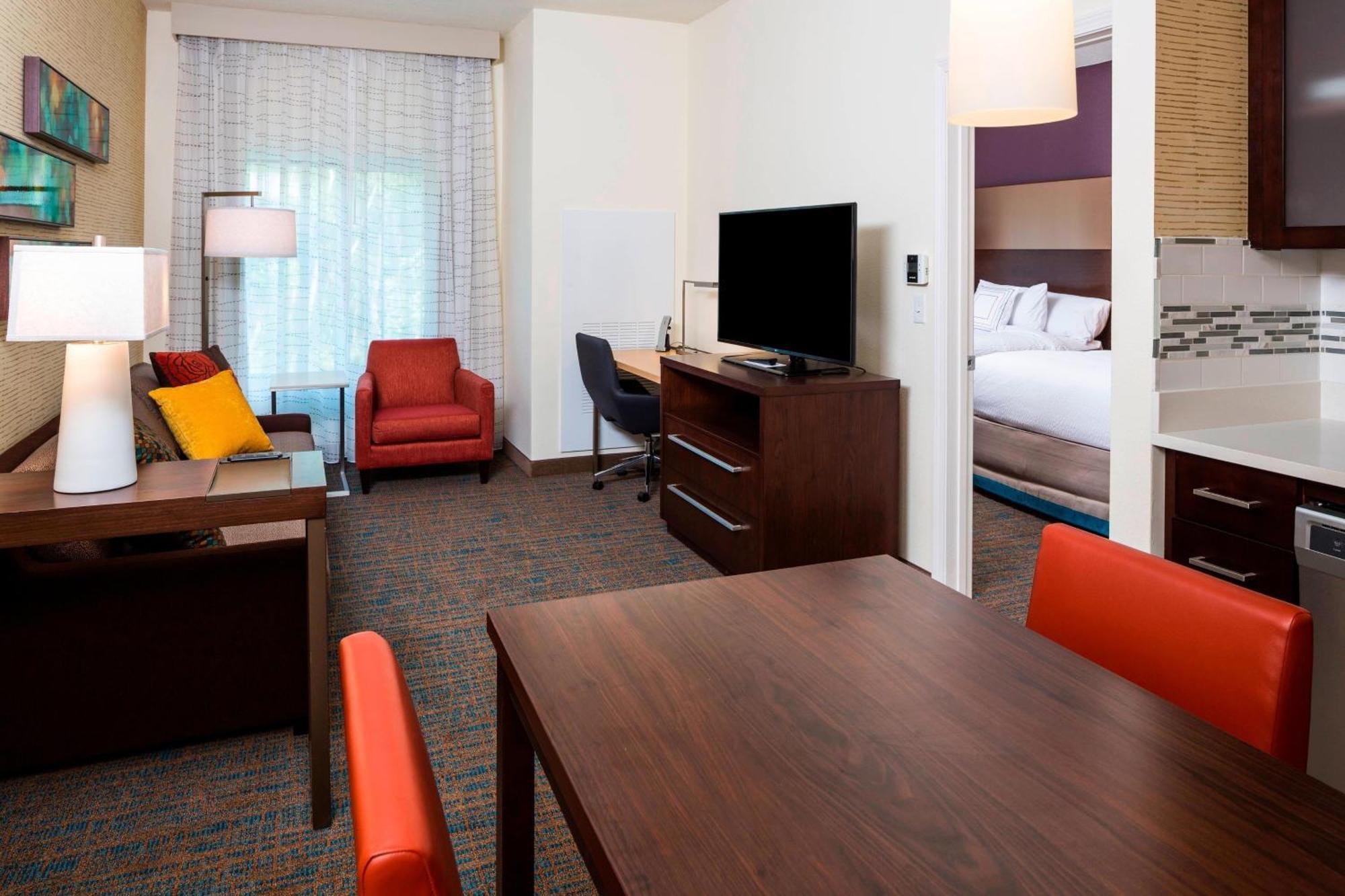 By Marriott South Bartram Park Hotel 3*