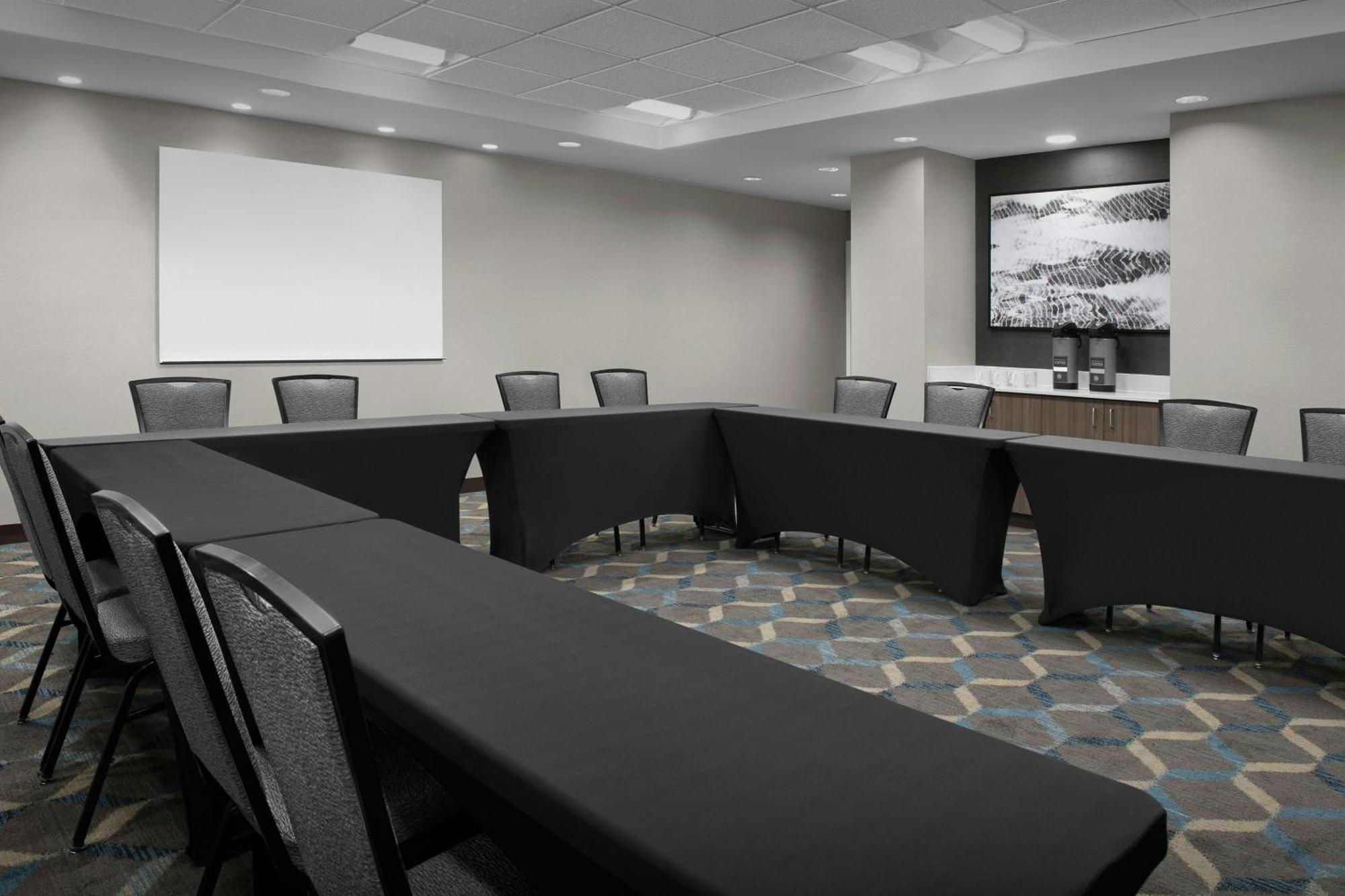 By Marriott South Bartram Park Hotel 3*