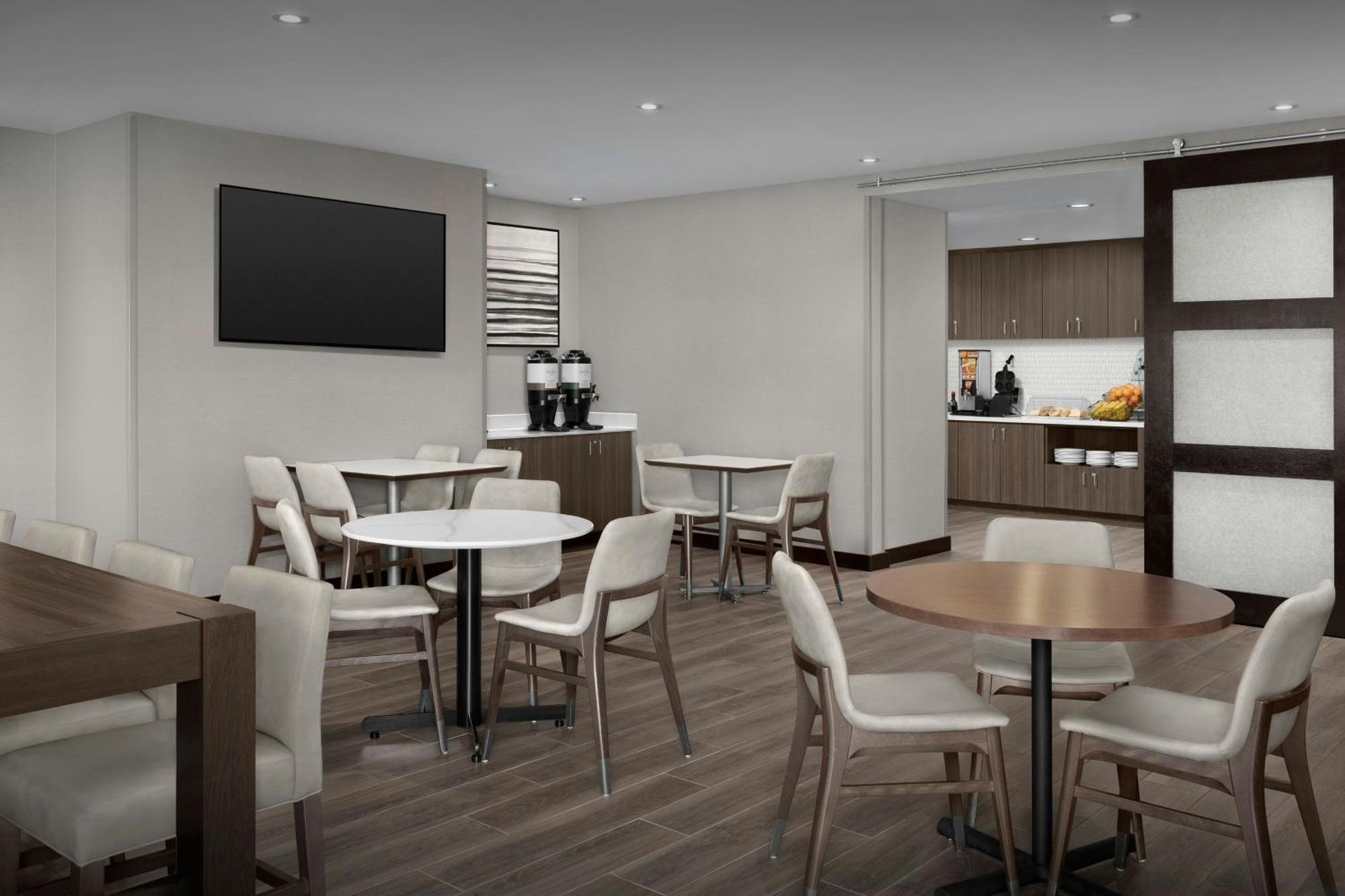 Hotel By Marriott South Bartram Park 3*