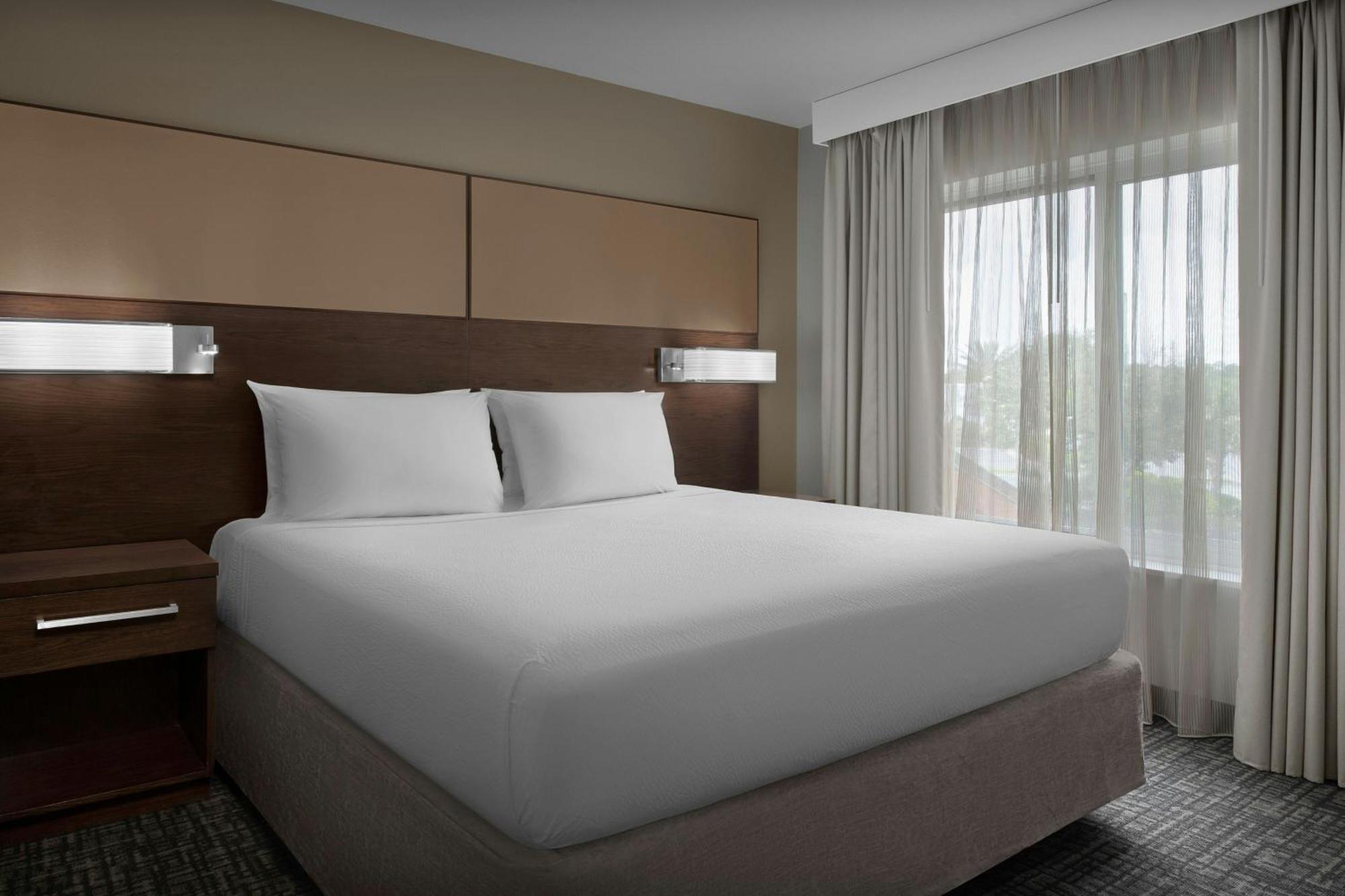 By Marriott South Bartram Park