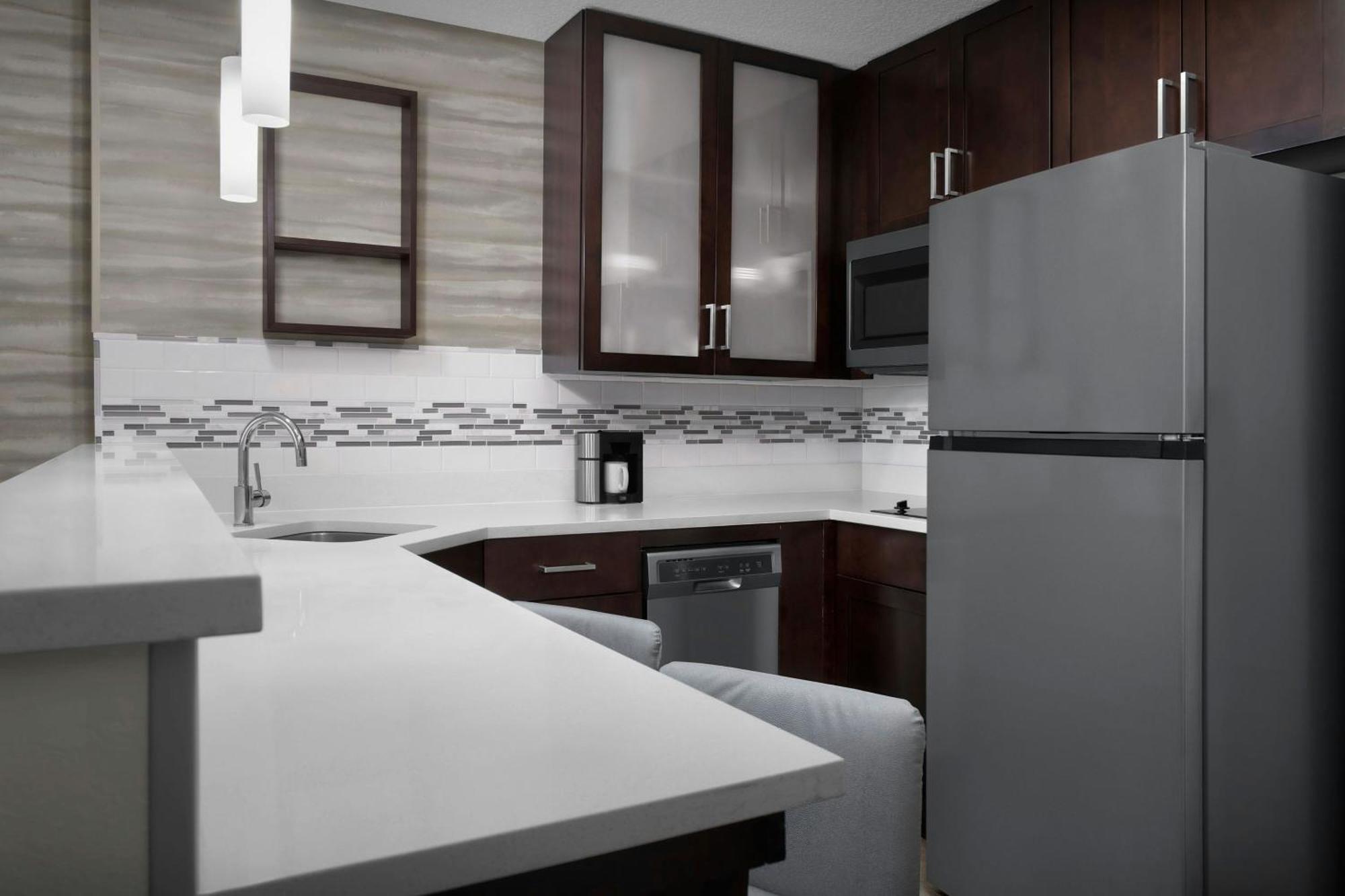 By Marriott South Bartram Park Hotel 3*