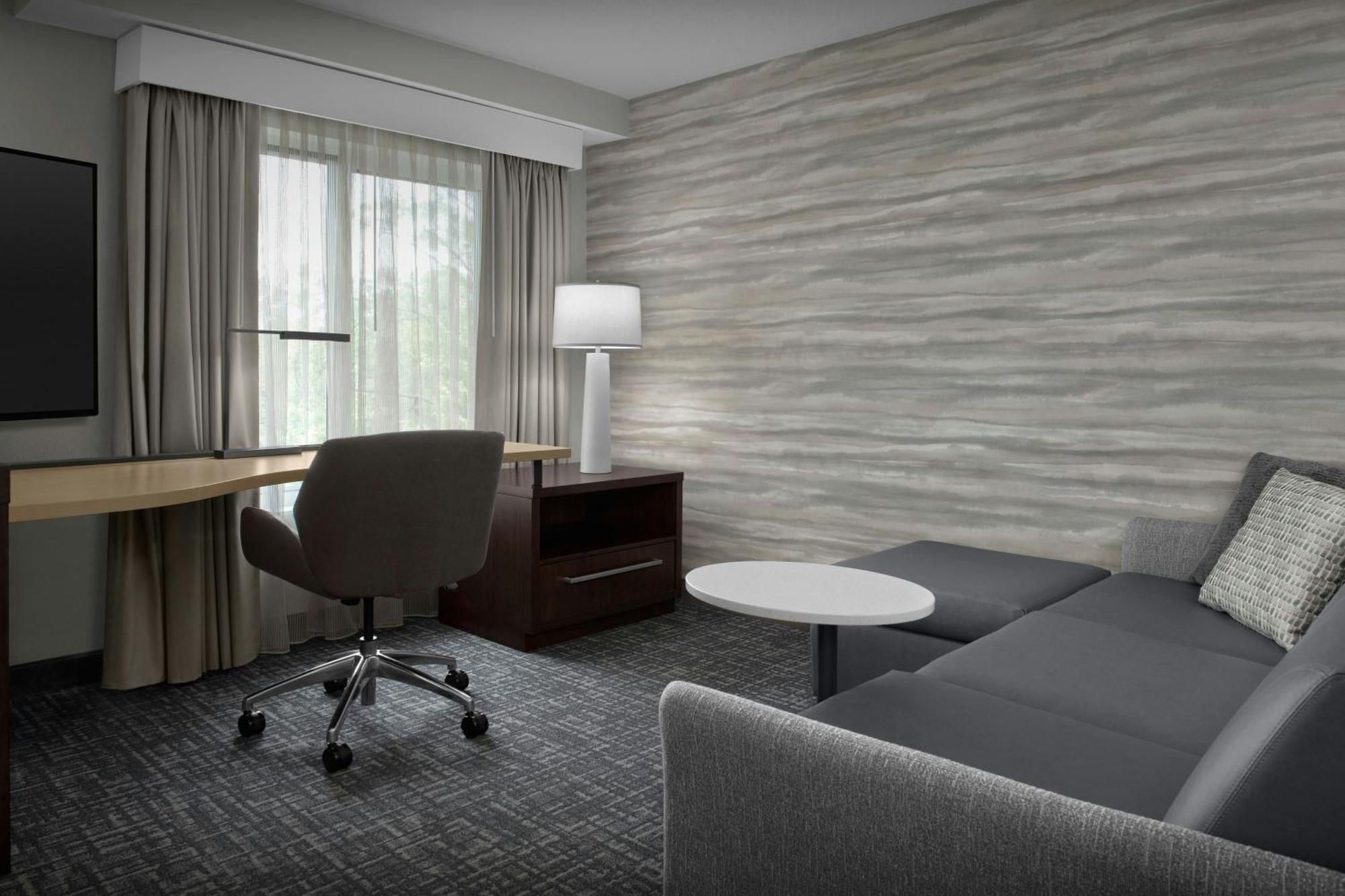 By Marriott South Bartram Park Hotel